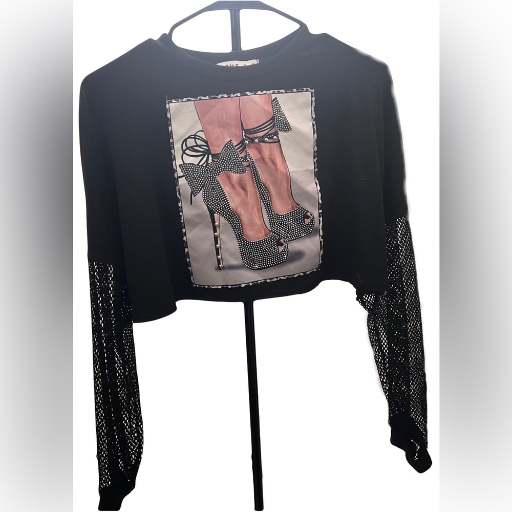 Black crop top
